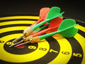 韓文初學者必學單字2 : 一次搞懂「어제 VS 언제、매다 VS 메다」等5組易混淆用法
